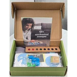 NewKiwico Panda Crate MECHANICAL SWEEPER Toy Kit New In Box Complete